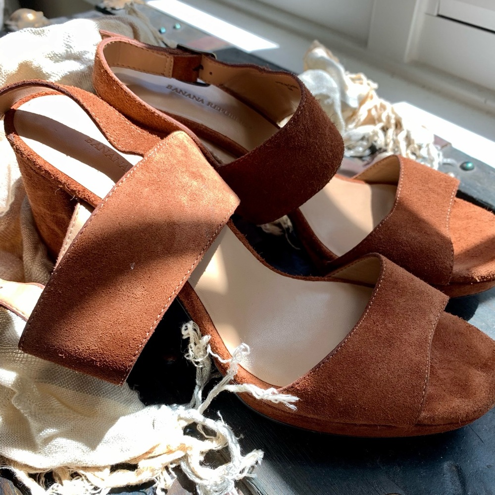 Banana Republic Coffee Brown Suede Heels